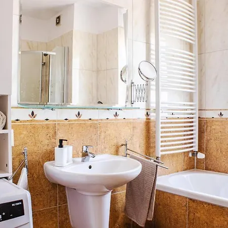 Panoramic In Old Town Apartment